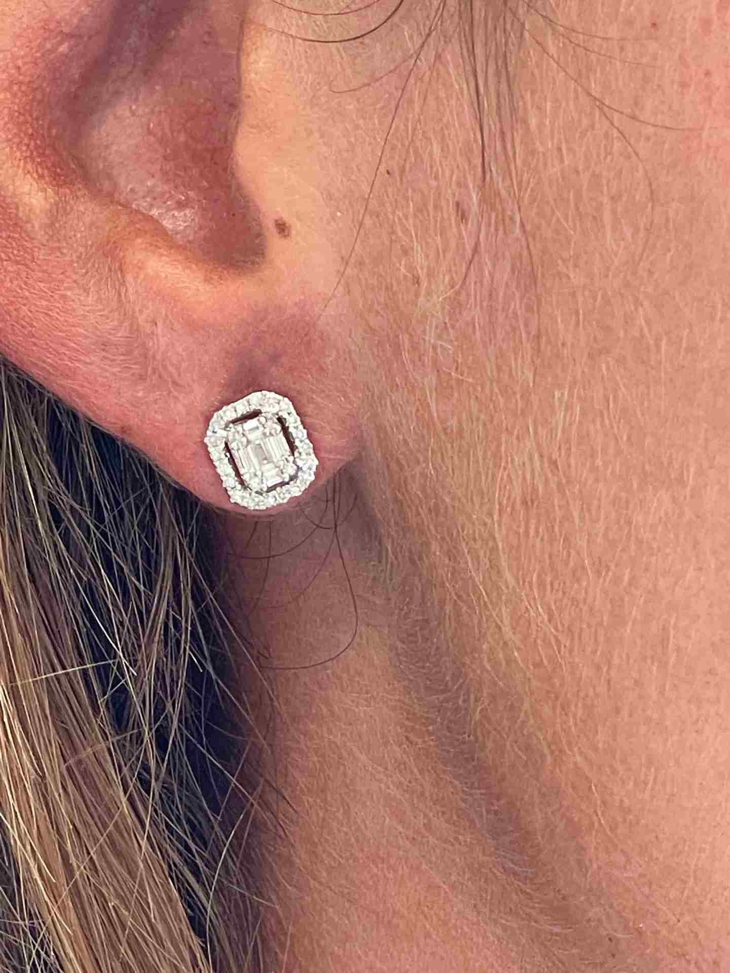 Pendientes dobles LEYLA en oro blanco con brillantes y rubí