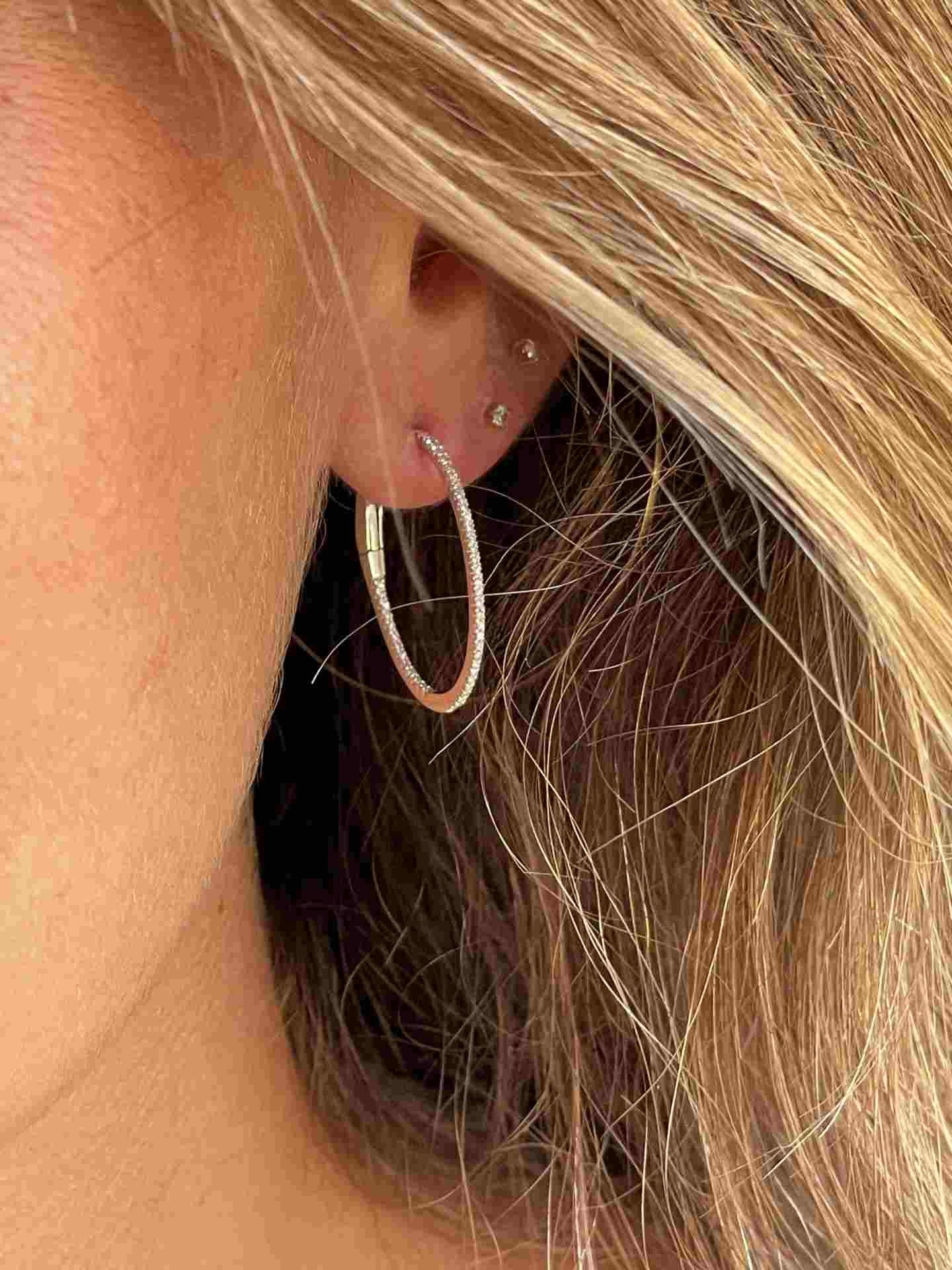 Pendientes argollas MASAL en oro blanco de 18 ktes con brillantes