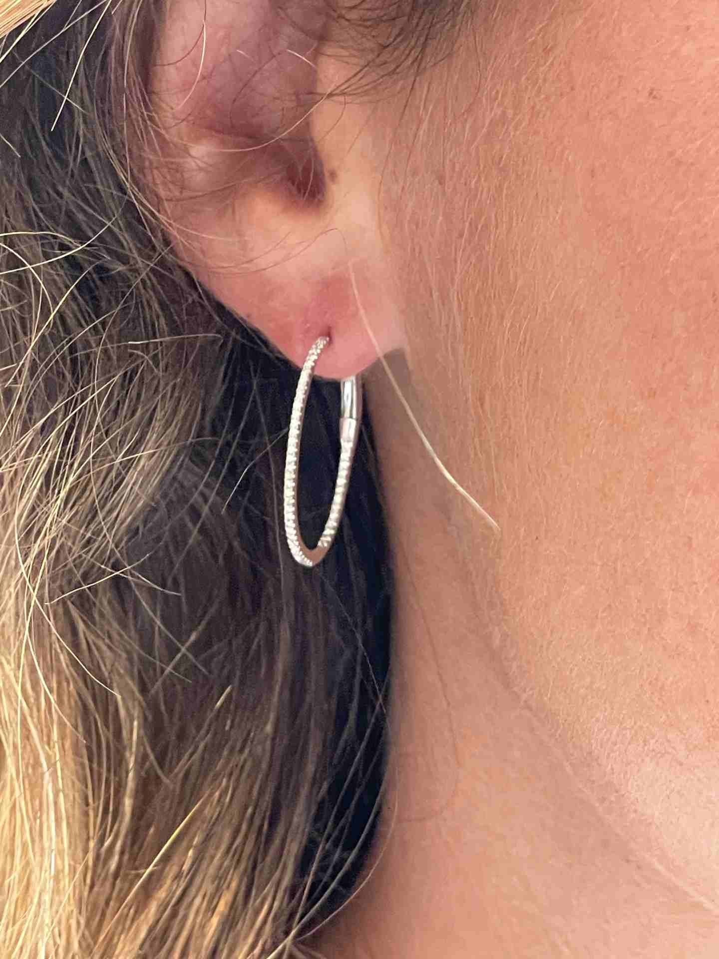 Pendientes argollas MASAL en oro blanco de 18 ktes con brillantes