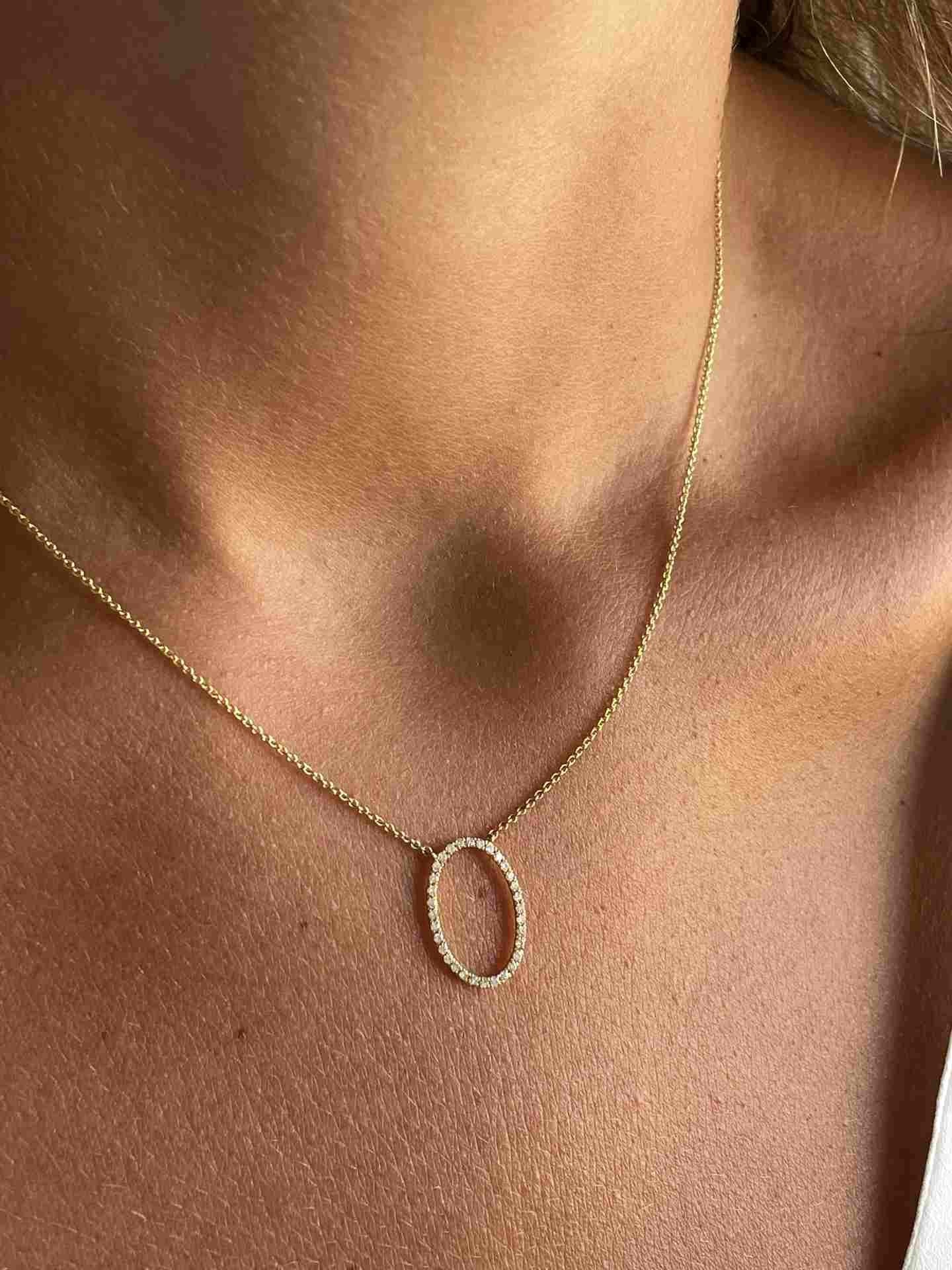 Gargantilla PERUGIA oro amarillo 18 ktes y oval en brillantes