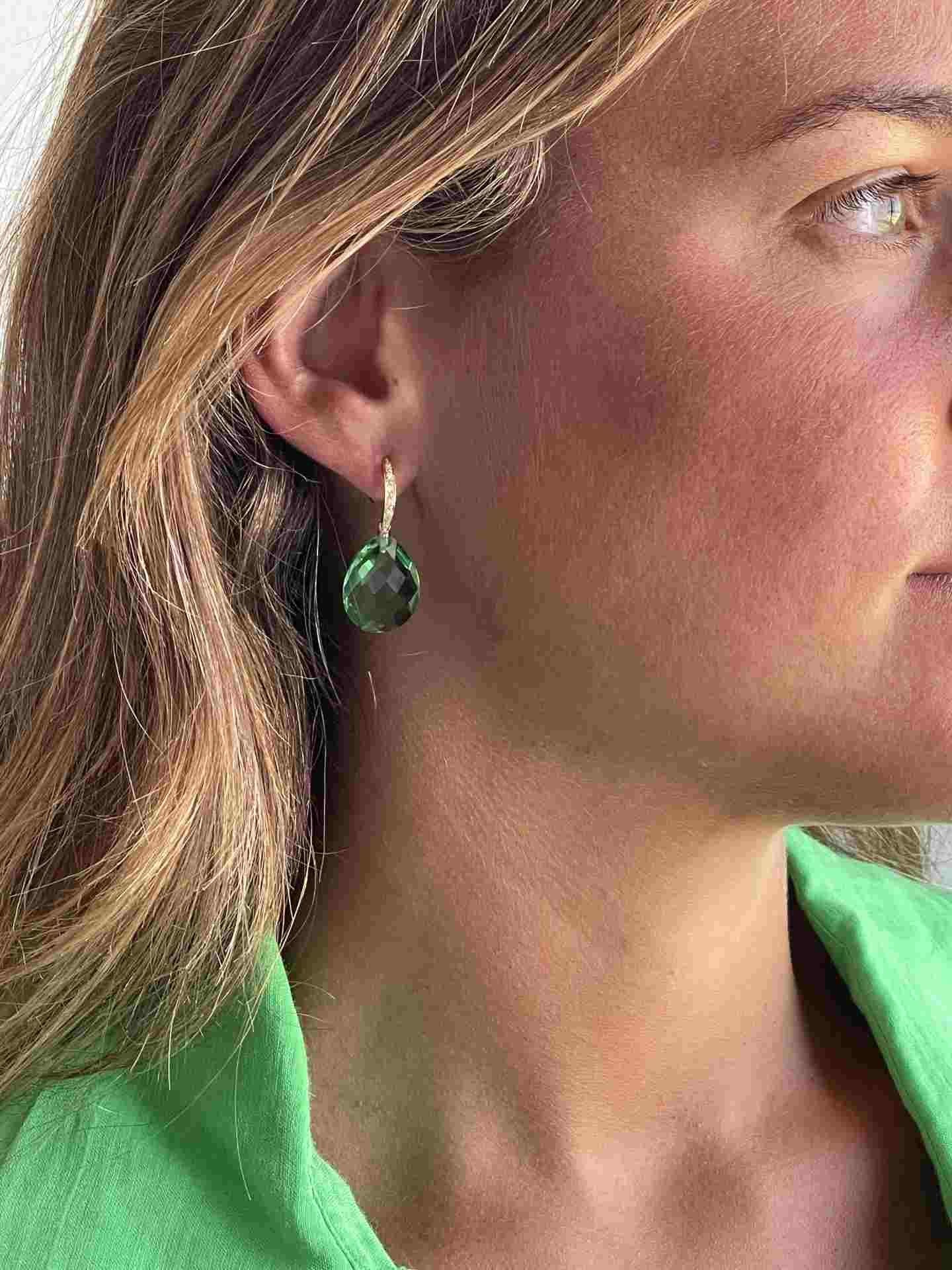 TIVOLI pendiente de brillantes oro amarillo 18 ktes y perillas