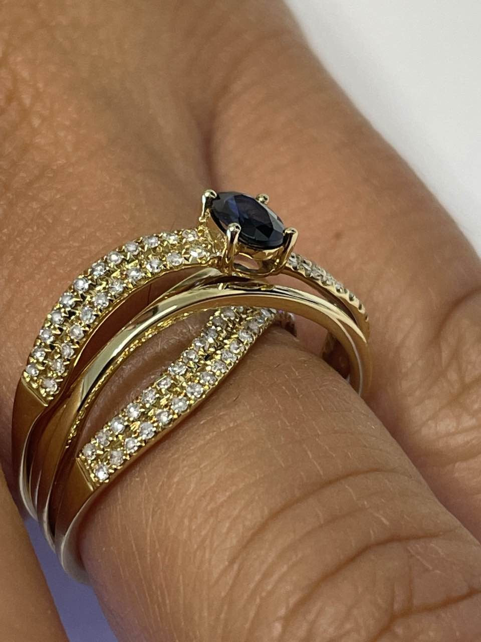 CHIATI alianzas cruzadas con brillantes en oro amarillo y zafiro - Roman Joyero