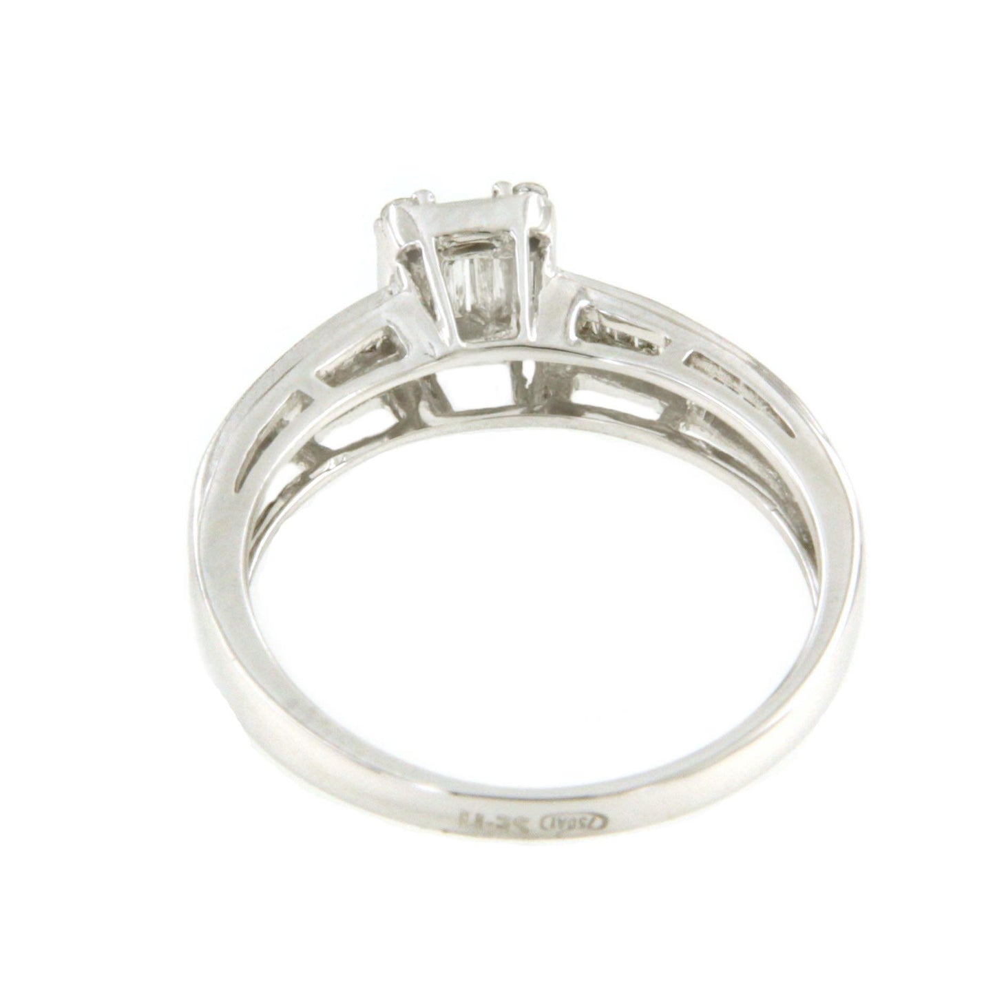 SWING anillo con centro baguettes y taipes en oro blanco 18K