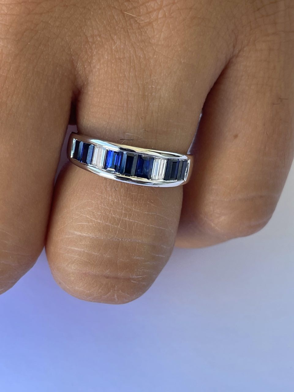 ORITAN alianza oro 18k de zafiros y diamantes en baguettes