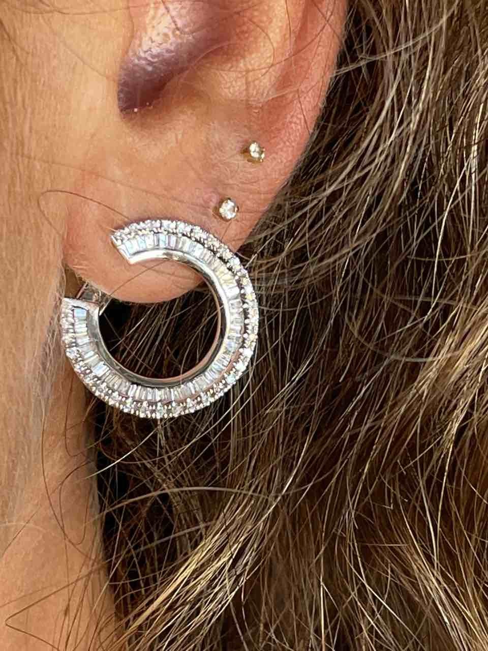 Pendientes SEHRAZAD en oro blanco con diamantes y baguettes - Roman Joyero
