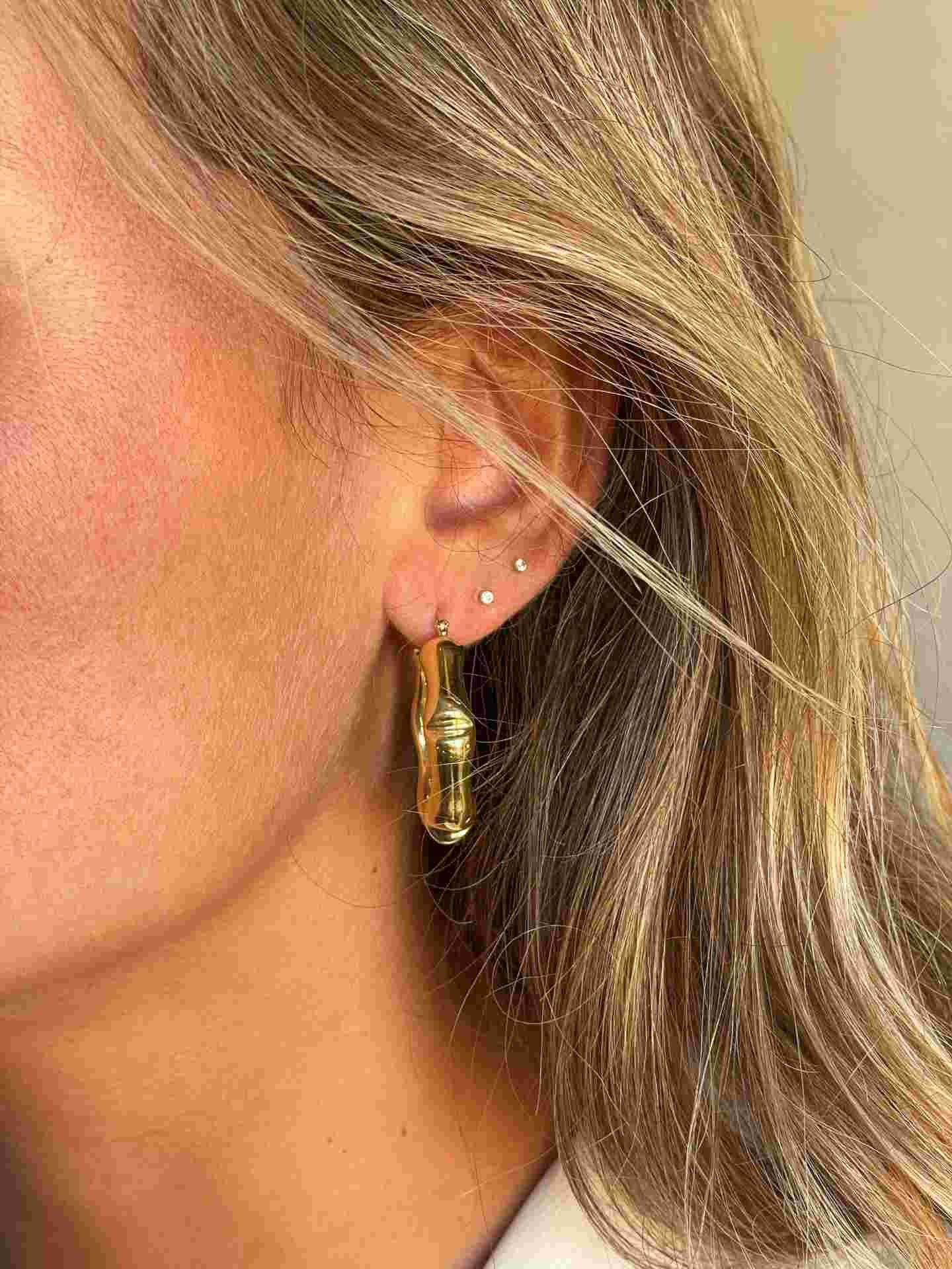 LA BOHEME argollas hexagonales en plata 1ª ley bañada oro - Roman Joyero