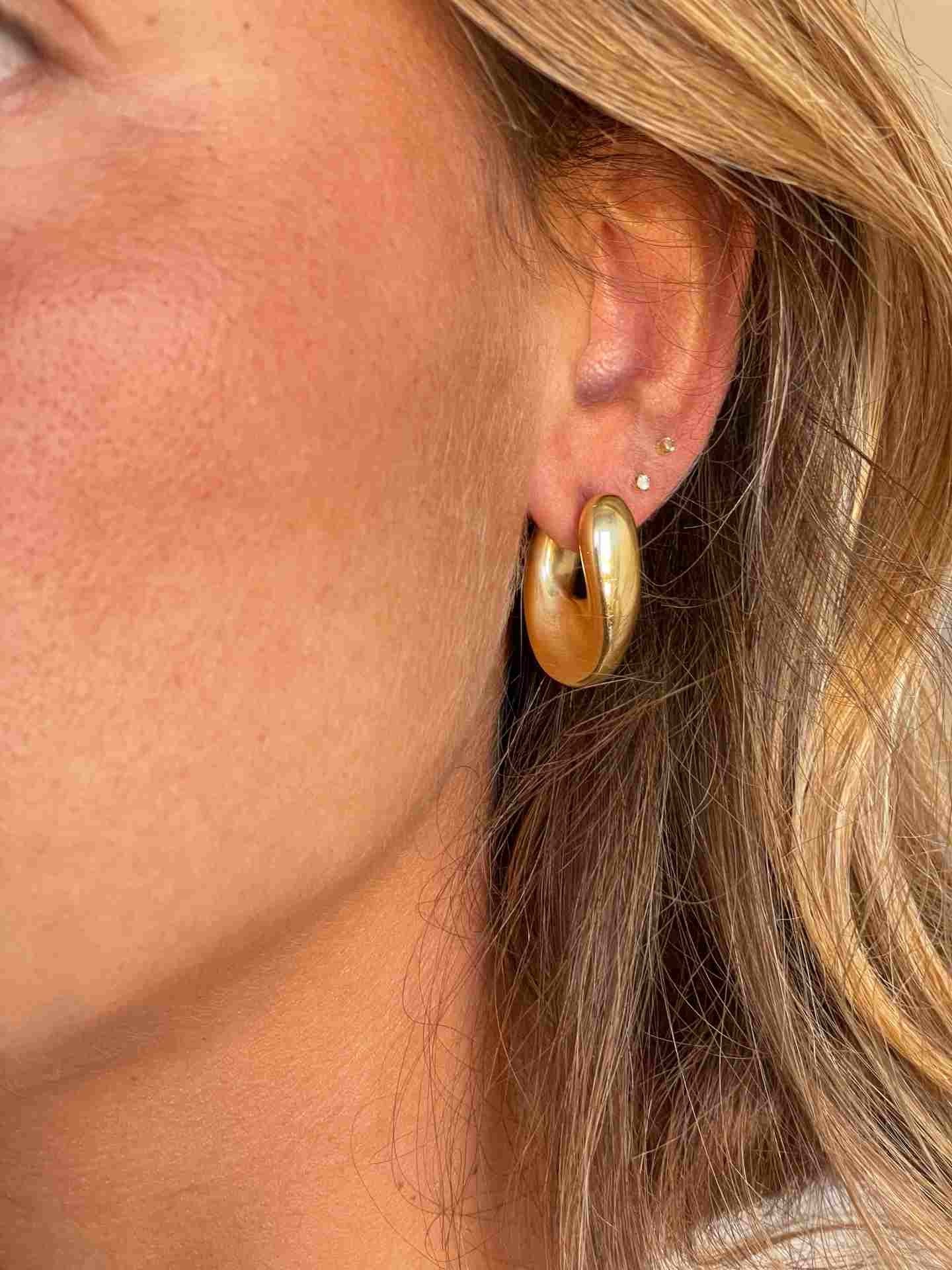 TOSCA argollas ovales leve torsión en plata 1ª ley bañada oro