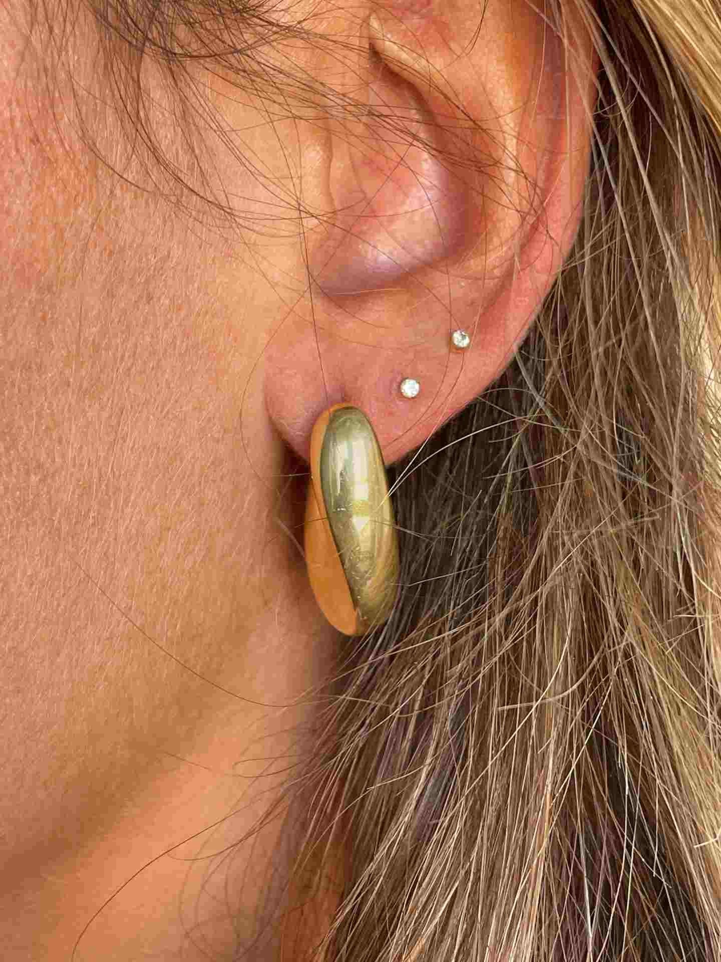 TOSCA argollas ovales leve torsión en plata 1ª ley bañada oro