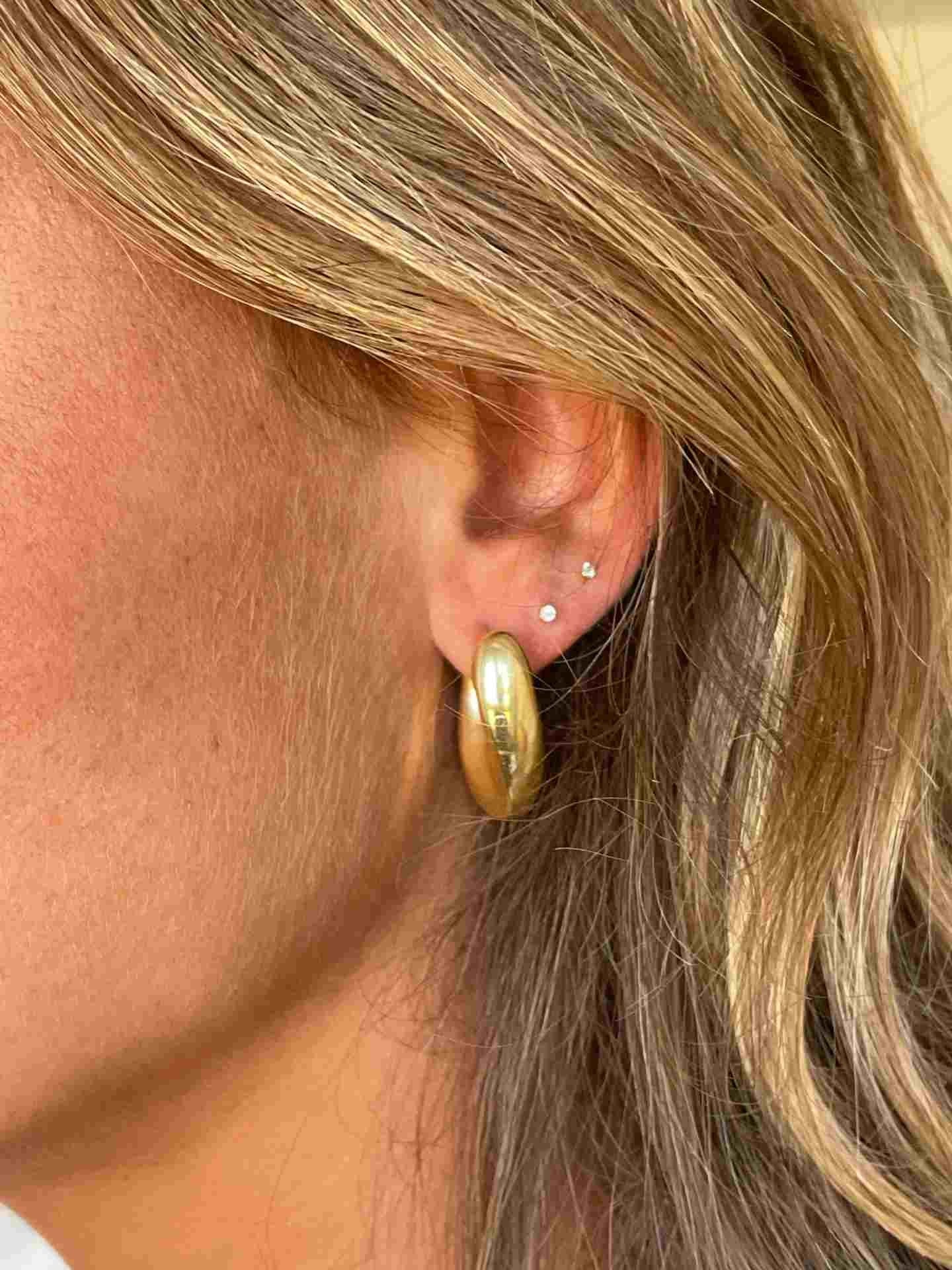 TOSCA argollas ovales leve torsión en plata 1ª ley bañada oro