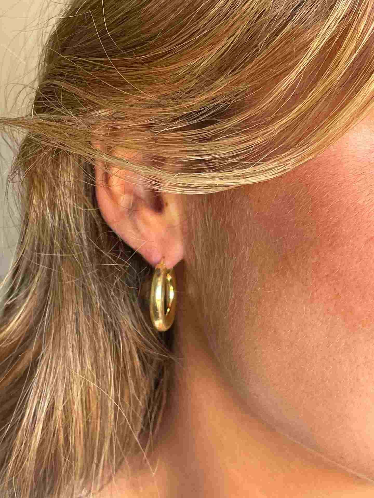 CAPITANO argollas redondas lisas en plata 1ª ley bañada oro