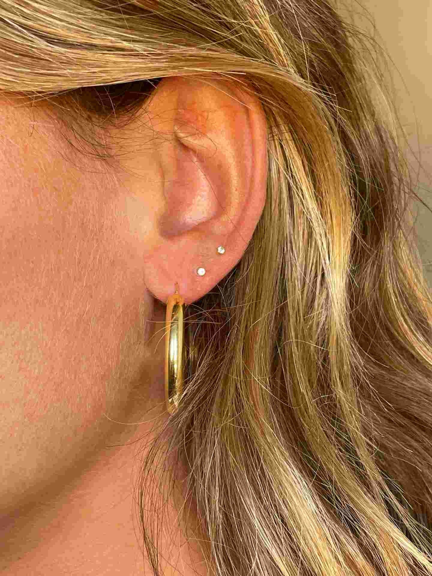 CAPITANO argollas redondas lisas en plata 1ª ley bañada oro