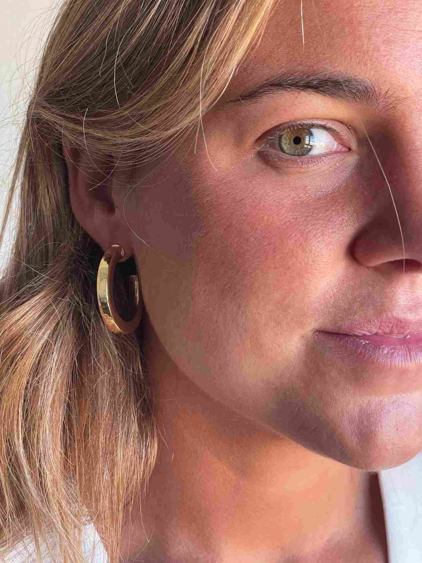 SEAHOUSE argollas redondas alisadas en plata 1ª ley bañada oro - Roman Joyero