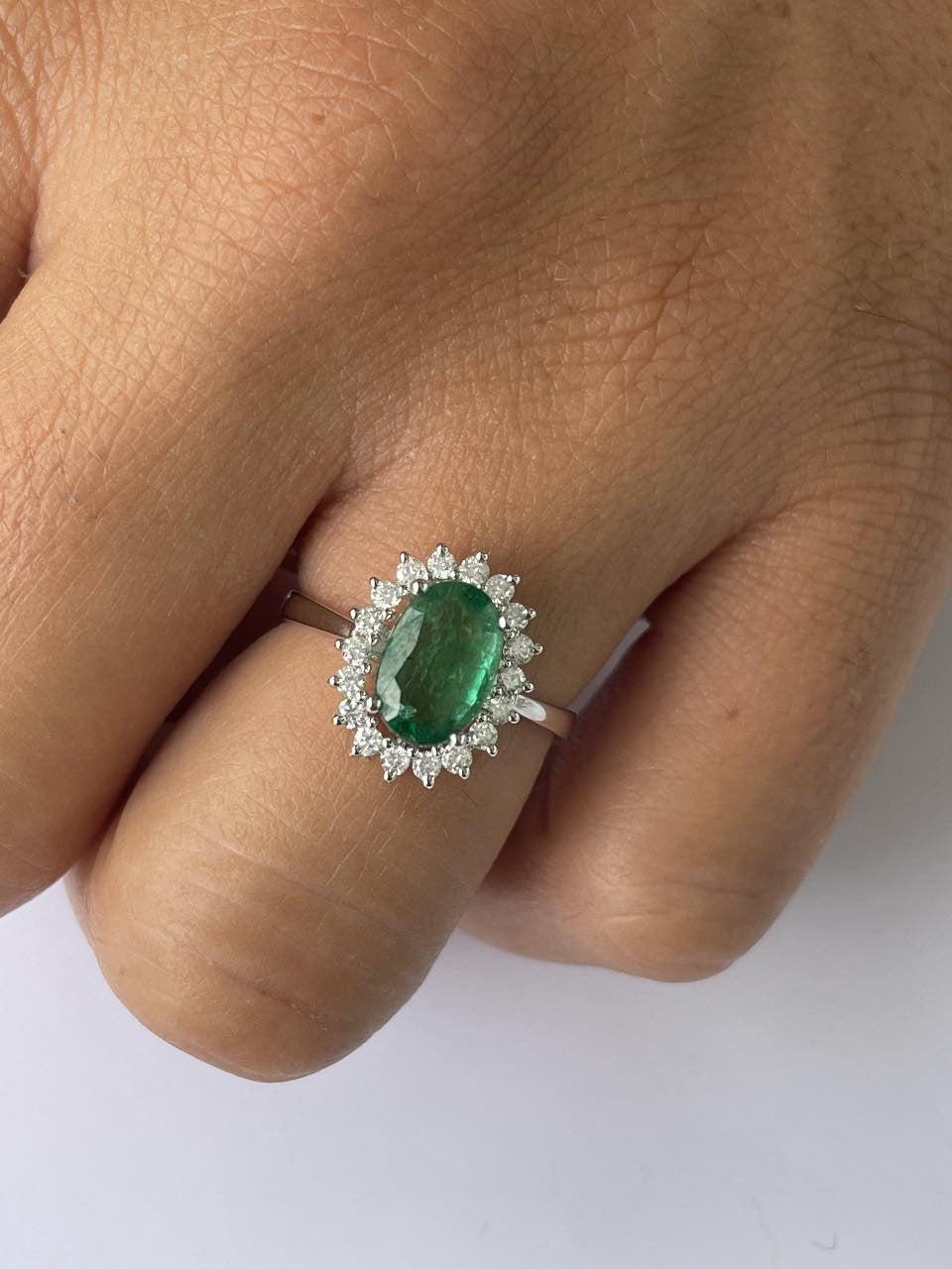 Anillo PINAR en oro blanco con zafiros y brillantes