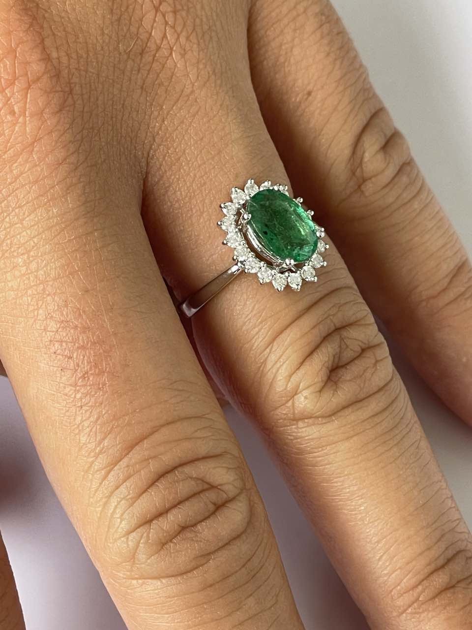 Anillo PINAR en oro blanco con zafiros y brillantes