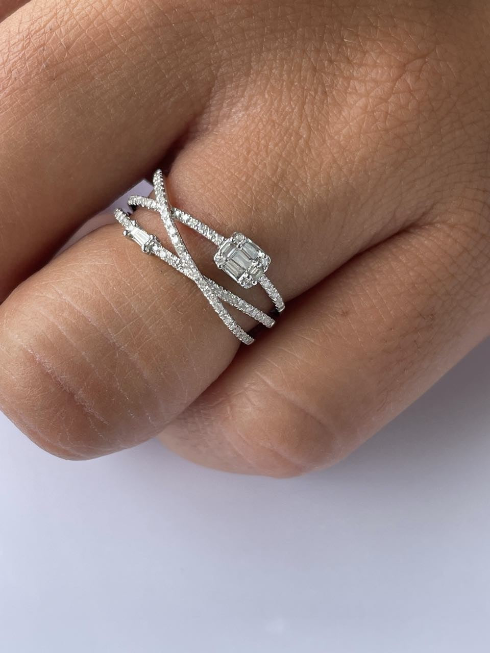 ANASCO sortija de oro blanco de 18 kt y diamantes - Roman Joyero