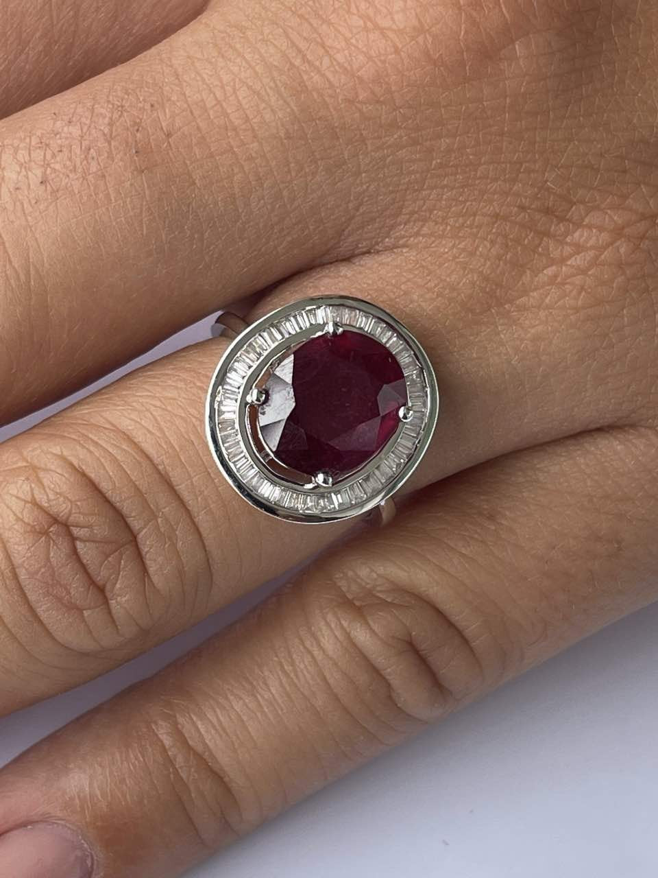 VALS anillo oro 18k de esmeralda rodeadas de taipes de brillantes