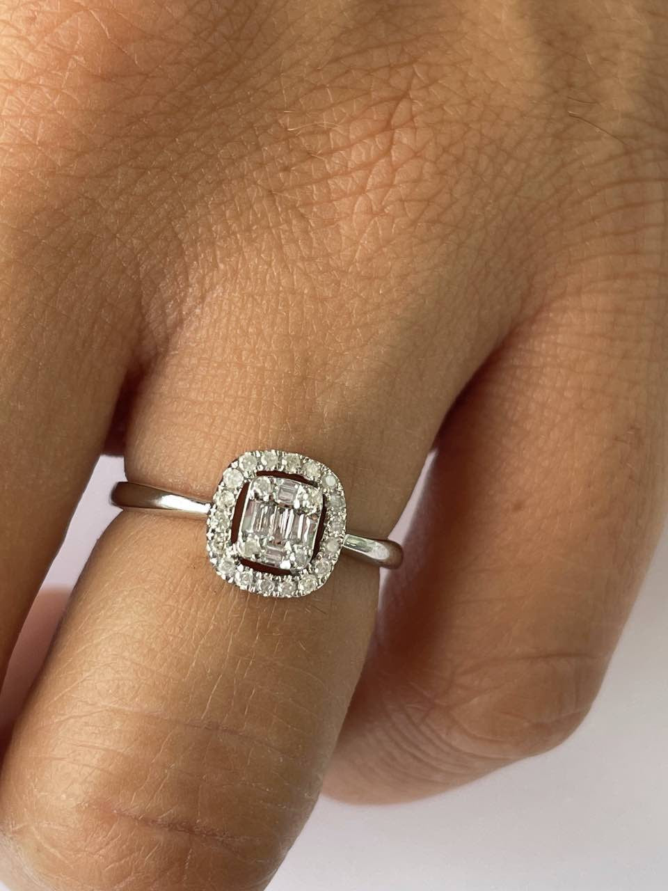 Anillo YAUCO de compromiso en oro blanco y diamante - Roman Joyero