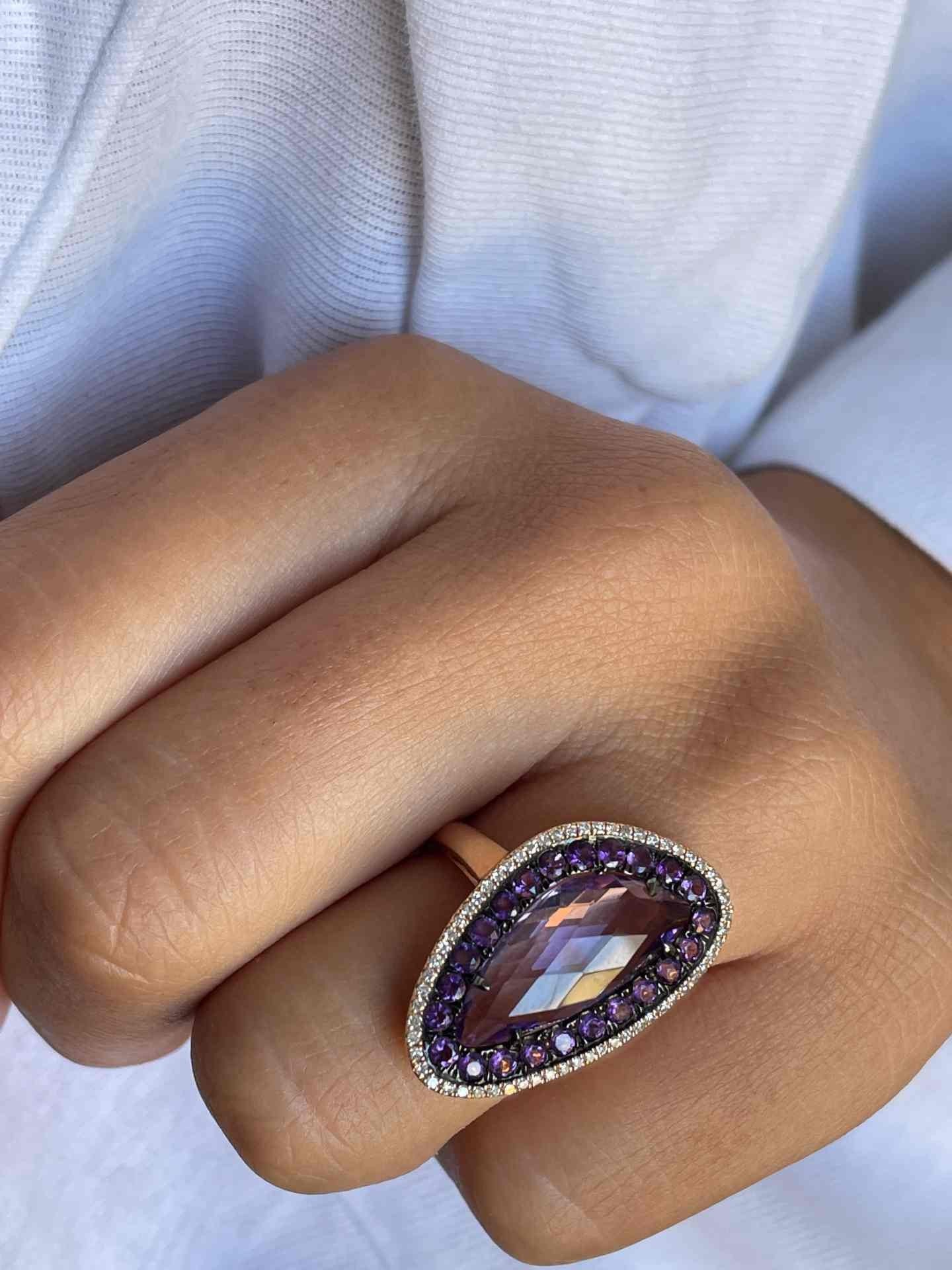 MILONGA, anillo de oro rosa con diamante y amatista