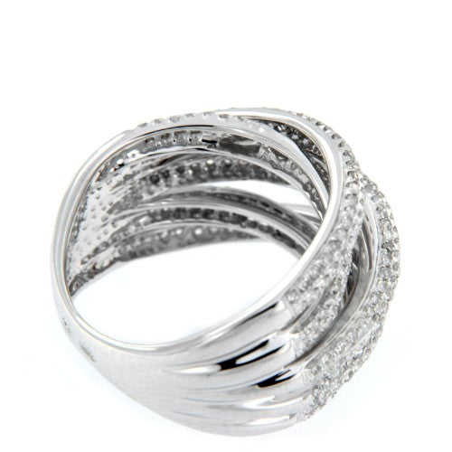 LUCCA, anillo de oro y varios aros diamantes.