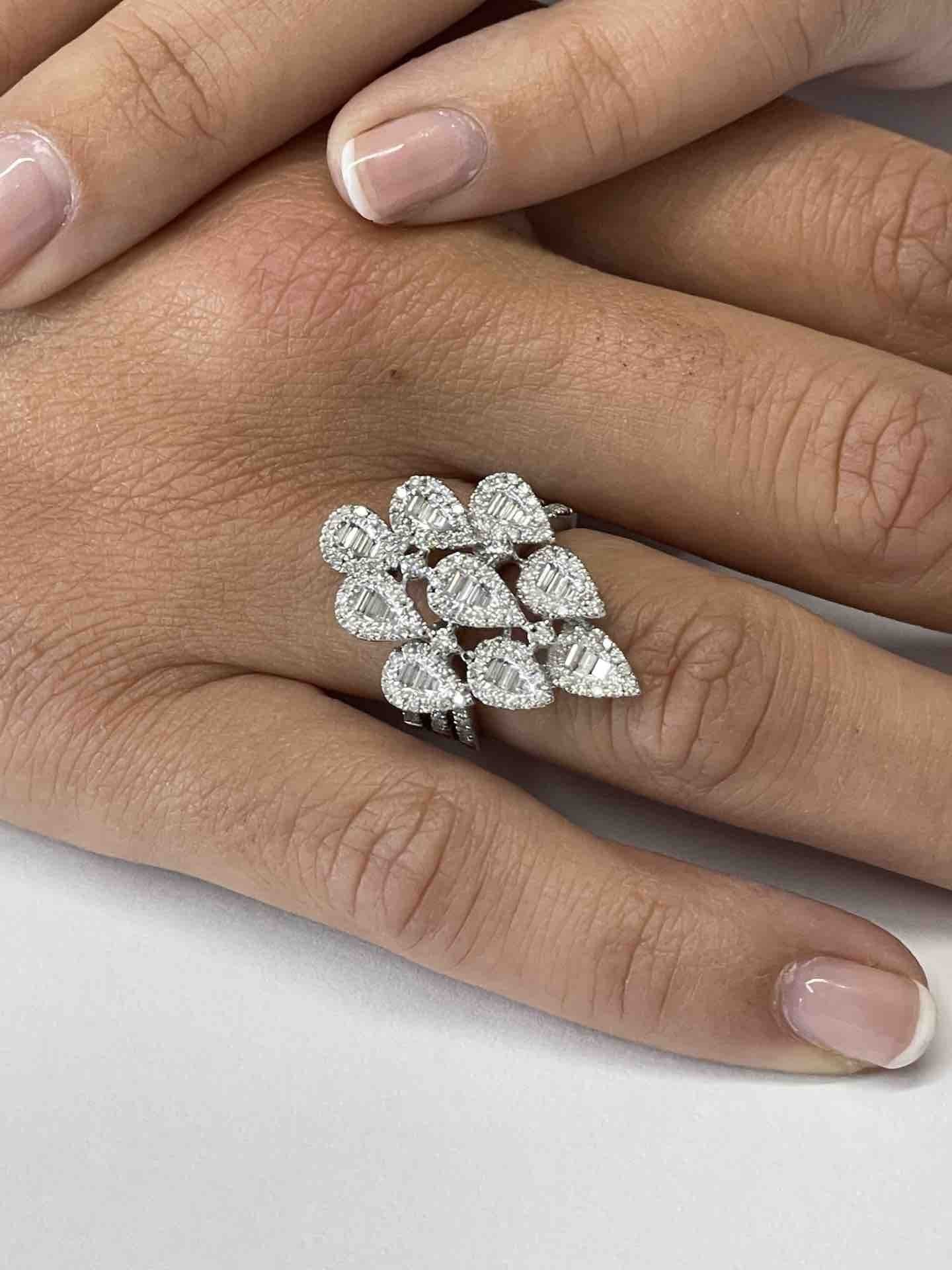 VERBANIA, anillo de oro con diamantes