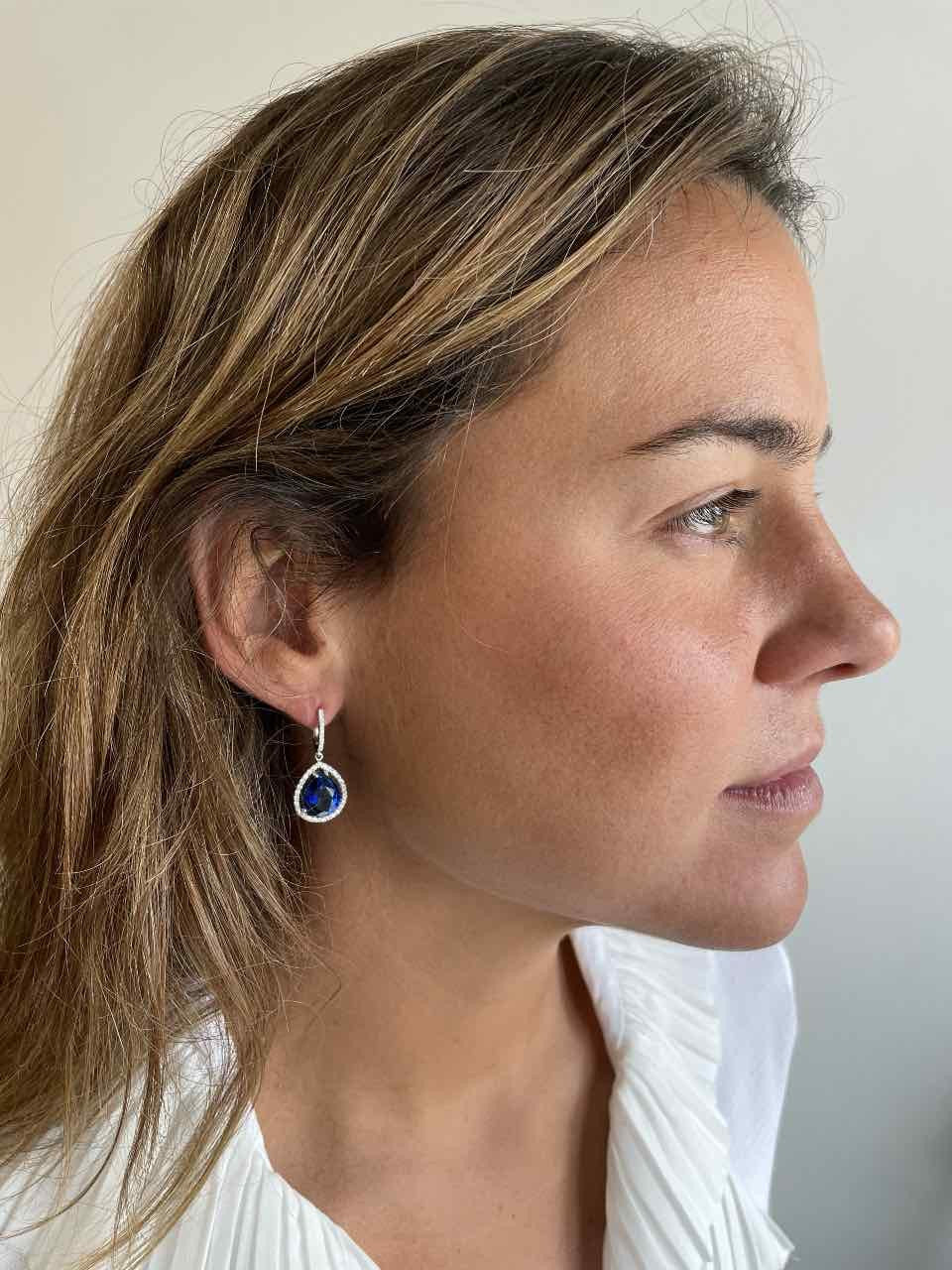 DRANCY pendientes largos brillantes y zafiros en oro blanco 18 Kts