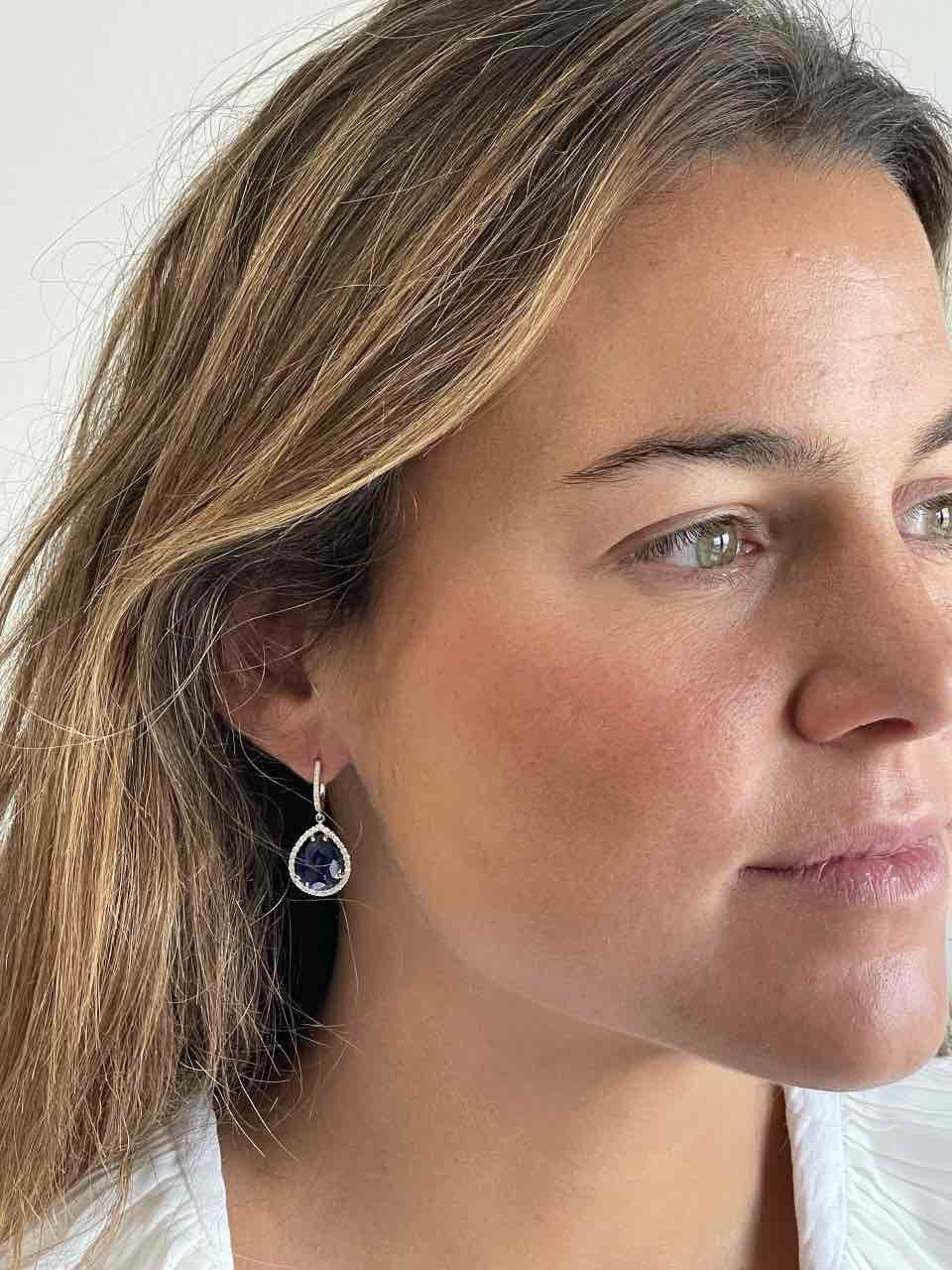 DRANCY pendientes largos brillantes y zafiros en oro blanco 18 Kts