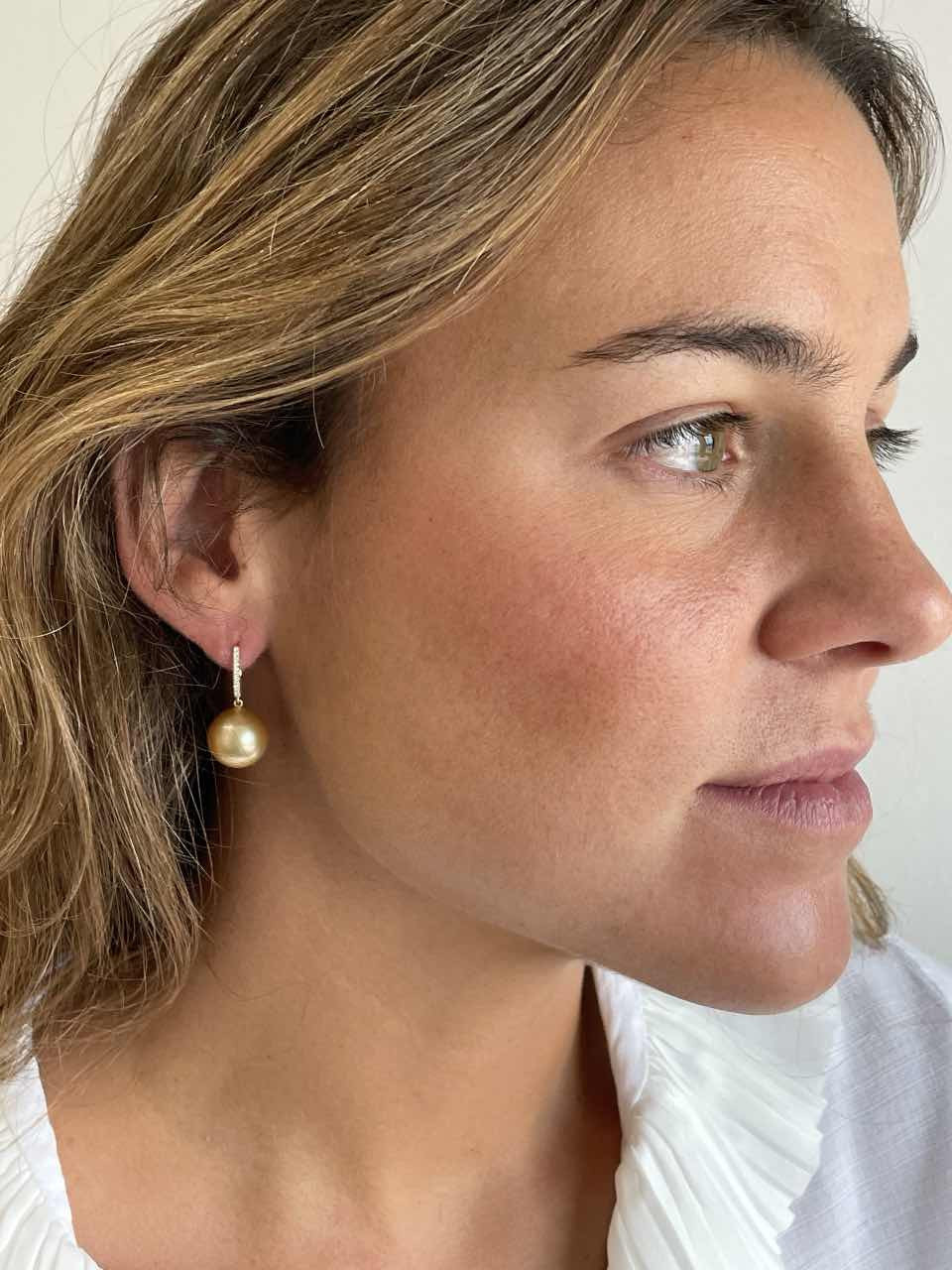 Argolla en oro amarillo 18 kts, diamante y perla australiana