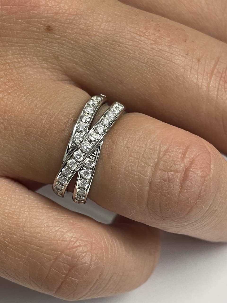 DRAMA anillo doble alianza oro blanco 18 ktes con brillantes