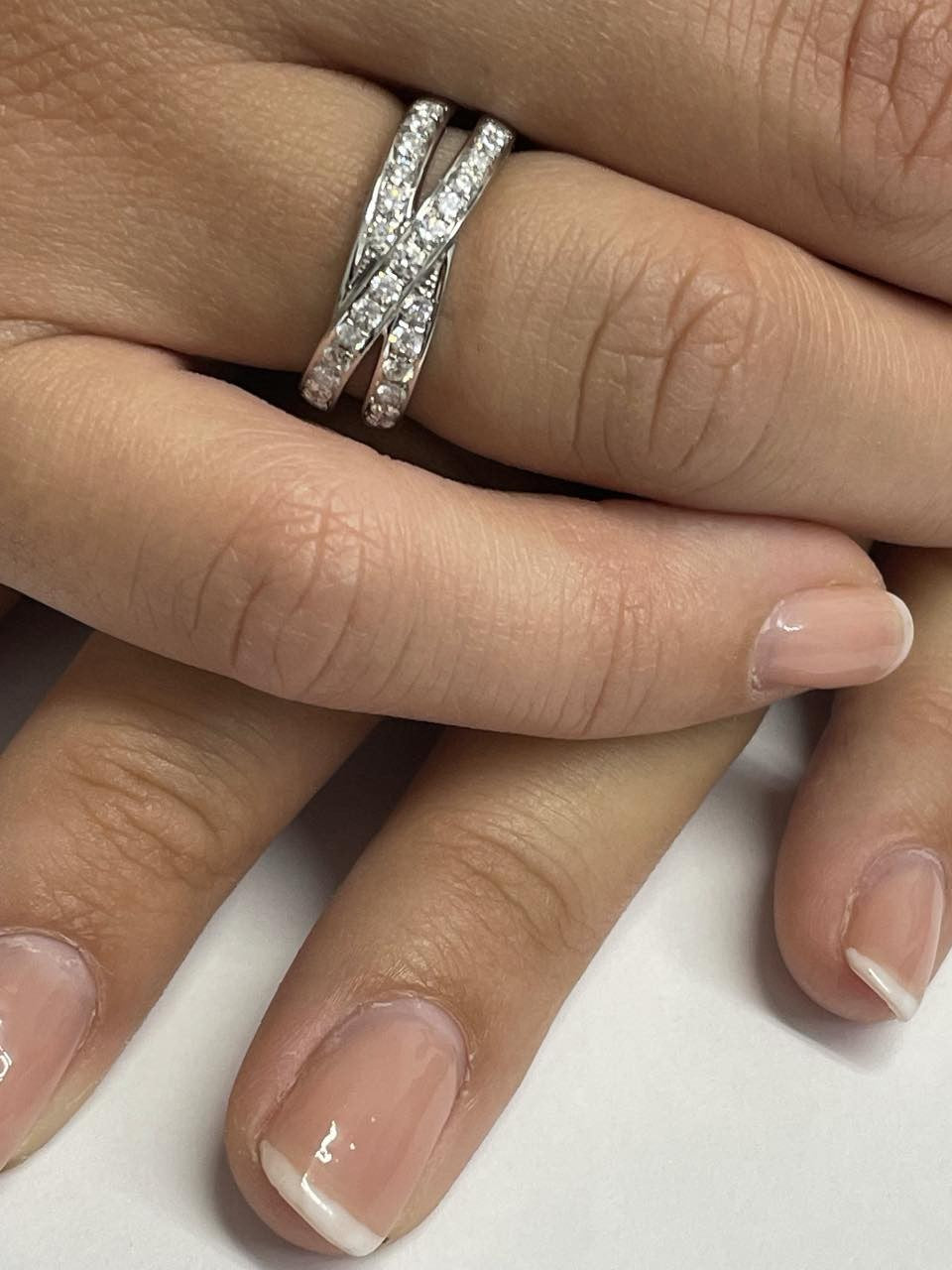 DRAMA anillo doble alianza oro blanco 18 ktes con brillantes
