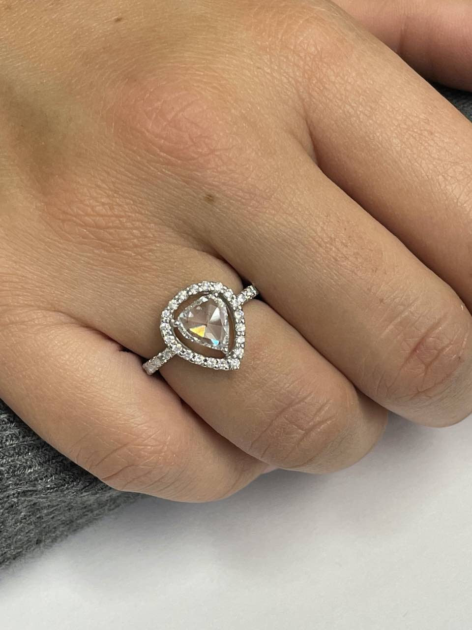 DRASTIC anillo oro blanco de 18 kilates brillante talla pera