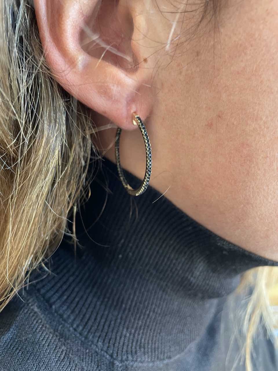 Argollas de plata con baño de oro o de rodio y circonitas