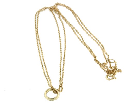 EREBO, collar dorado con círculo de circonitas blancas. - Roman Joyero