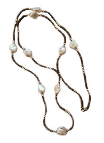 Cadena larga de plata con perlas. - Roman Joyero