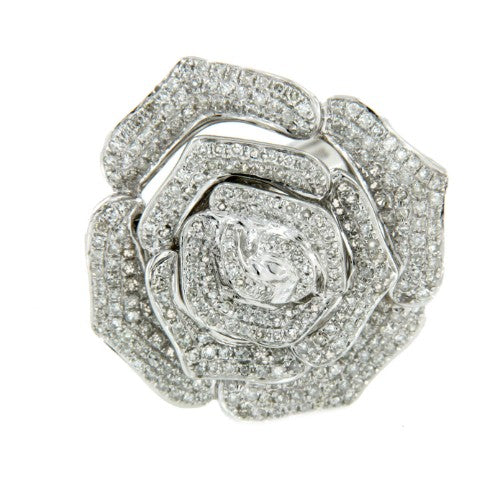 PRAIANO, anillo de oro con diamantes y rosa.