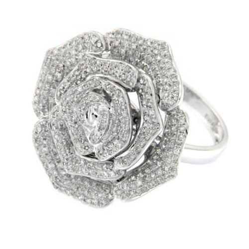 PRAIANO, anillo de oro con diamantes y rosa.