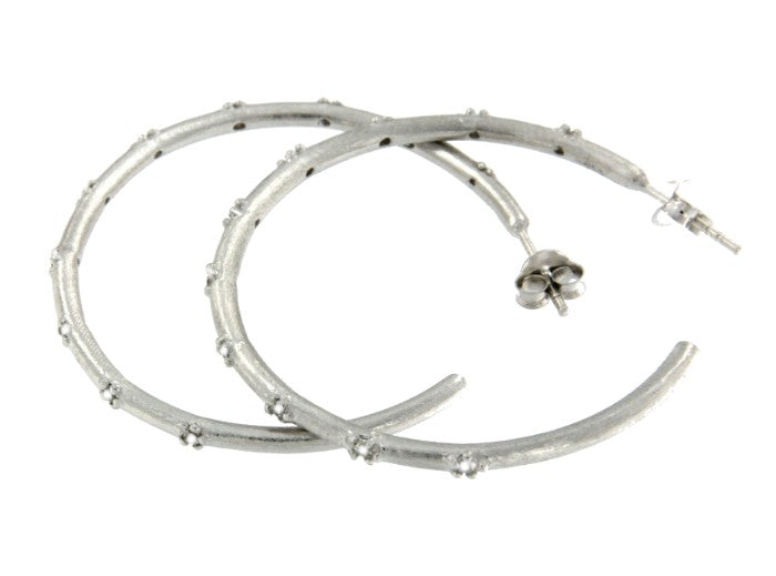 APENINOS, pendientes de plata de ley rodiada con circonitas. - Roman Joyero