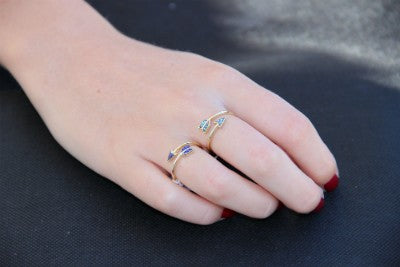ABBEY, anillo en plata de ley con lapislázuli.