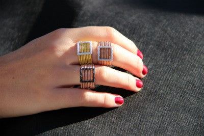 SVETA, anillo ancho de plata con circonitas - Roman Joyero