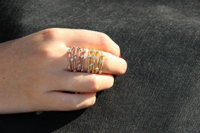 NASTIA, anillo de plata extravagante con circonitas - Roman Joyero