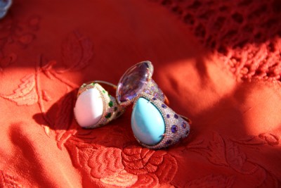 POLCA, anillo de oro rosa, diamante, amatista y calcedonia - Roman Joyero