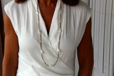 Cadena larga de plata con perlas. - Roman Joyero