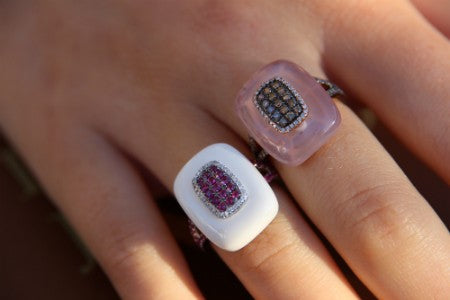 JAYUYA anillo de oro blanco, ágata, diamante y rubíes - Roman Joyero