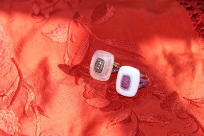 JAYUYA anillo de oro blanco, ágata, diamante y rubíes - Roman Joyero