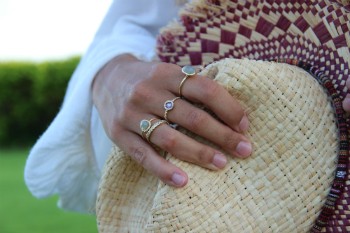 Anillo de plata con labradorite y circonitas - Roman Joyero