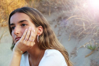 Anillo de plata rosado con madreperla en rombo y circonitas - Roman Joyero