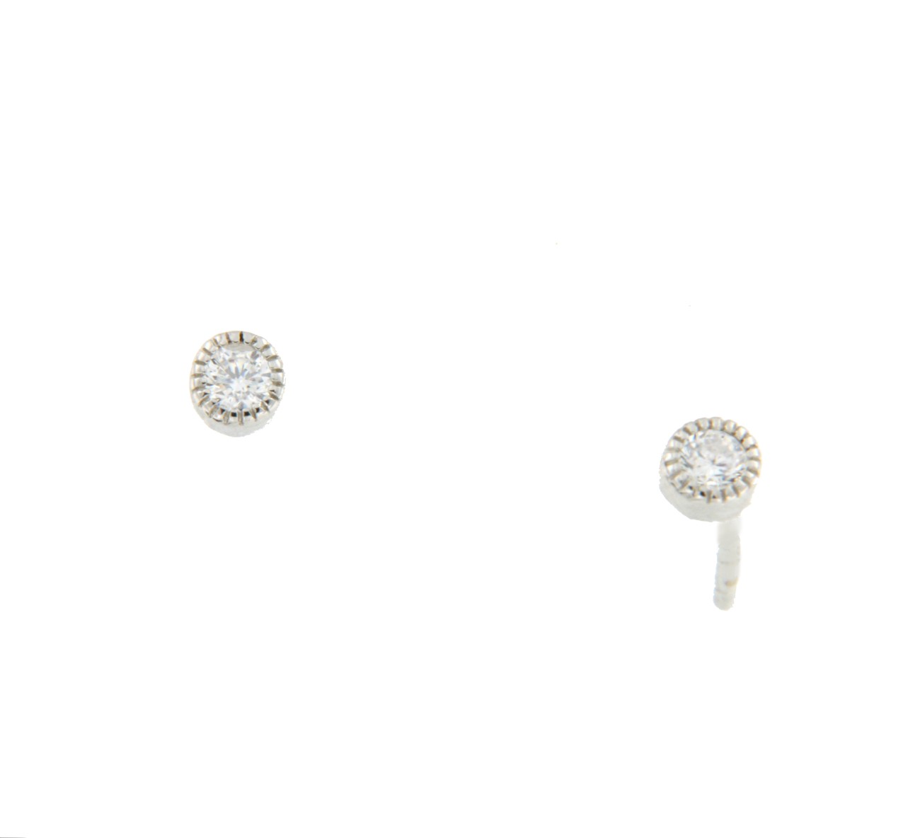 Pendiente corto de plata con baño de oro o rodio tamaño pequeño - Roman Joyero