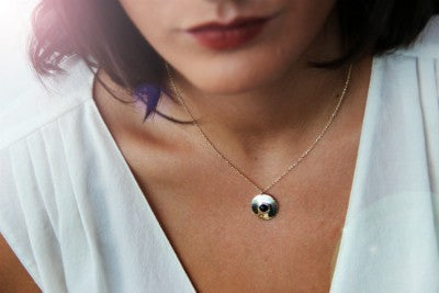 Gargantilla de plata ley con círculo y 3 piedras a elegir una - Roman Joyero