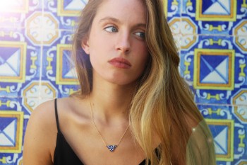 Gargantilla de plata con triángulo y circonitas de colores - Roman Joyero