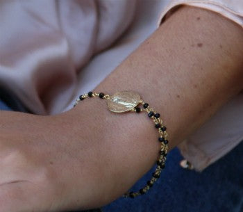 Pulsera de plata de ley con baño de oro y motivos religiosos - Roman Joyero