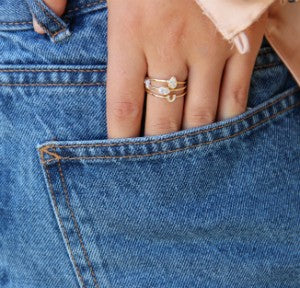 Anillo solitario de plata con circonita en talla de lágrima - Roman Joyero